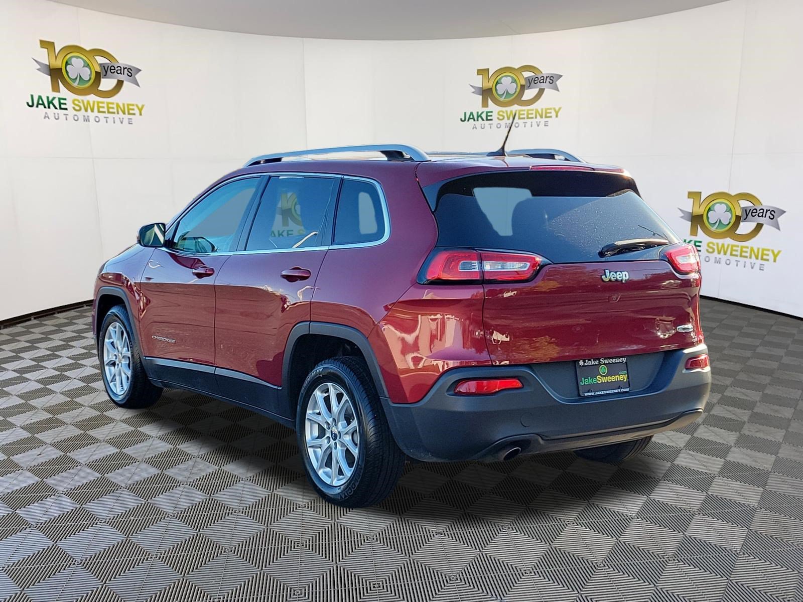 Used 2015 Jeep Cherokee Latitude w/ Cold Weather Group FWD image 4