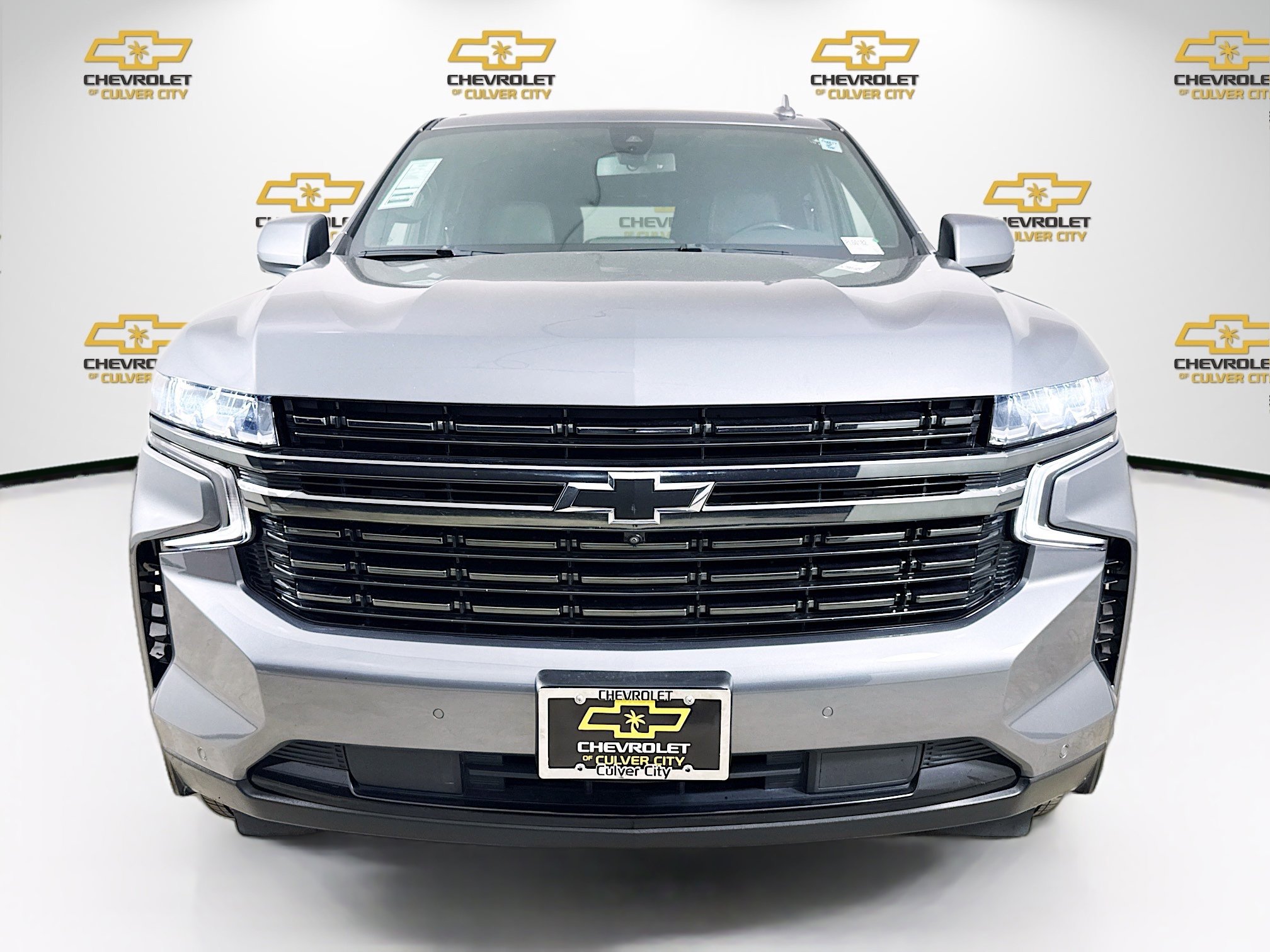 Used 2022 Chevrolet Tahoe RST w/ Luxury Package AWD/4WD image 2