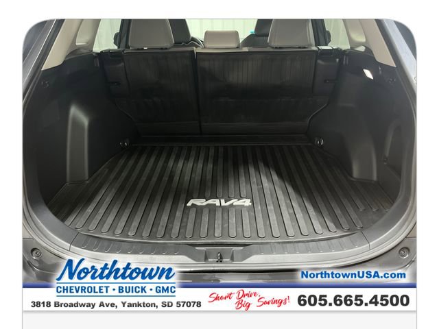 Used 2022 Toyota RAV4 XLE Premium AWD/4WD image 23