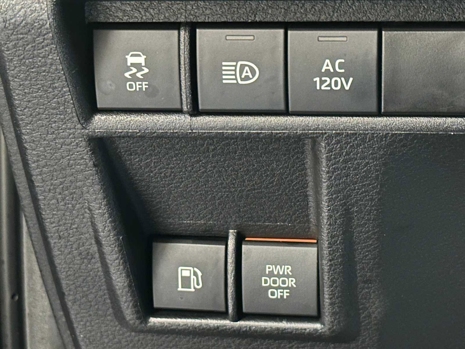 Certified 2025 Toyota Sienna XLE Woodland Edition image 19