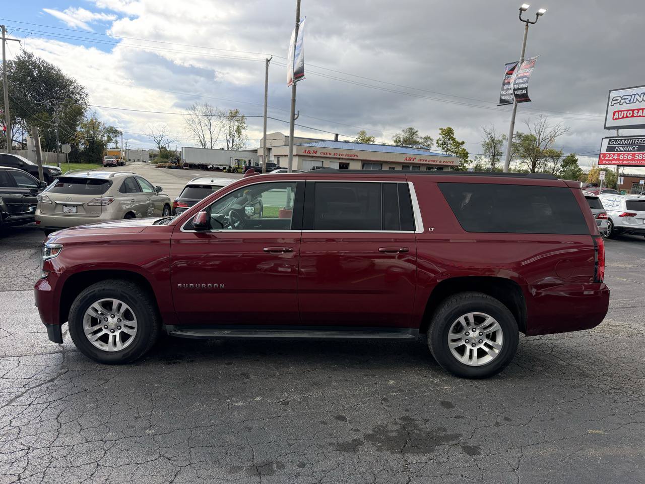 Used 2016 Chevrolet Suburban LT w/ Luxury Package AWD/4WD image 4