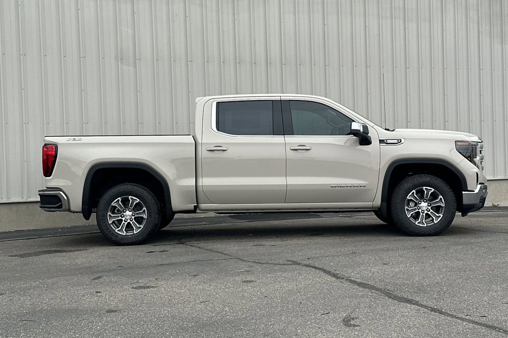 New 2026 GMC Sierra 1500 SLE image 4