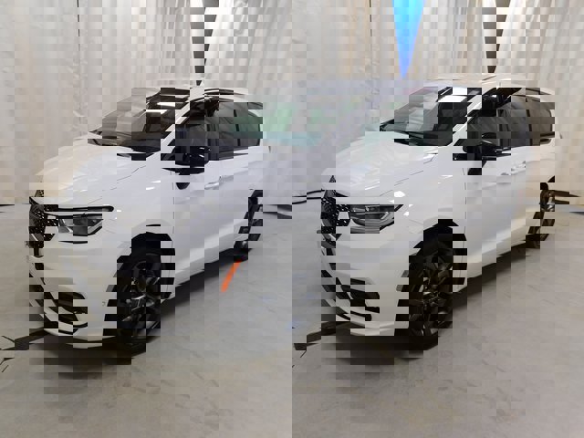 New 2026 Chrysler Pacifica Select image 16