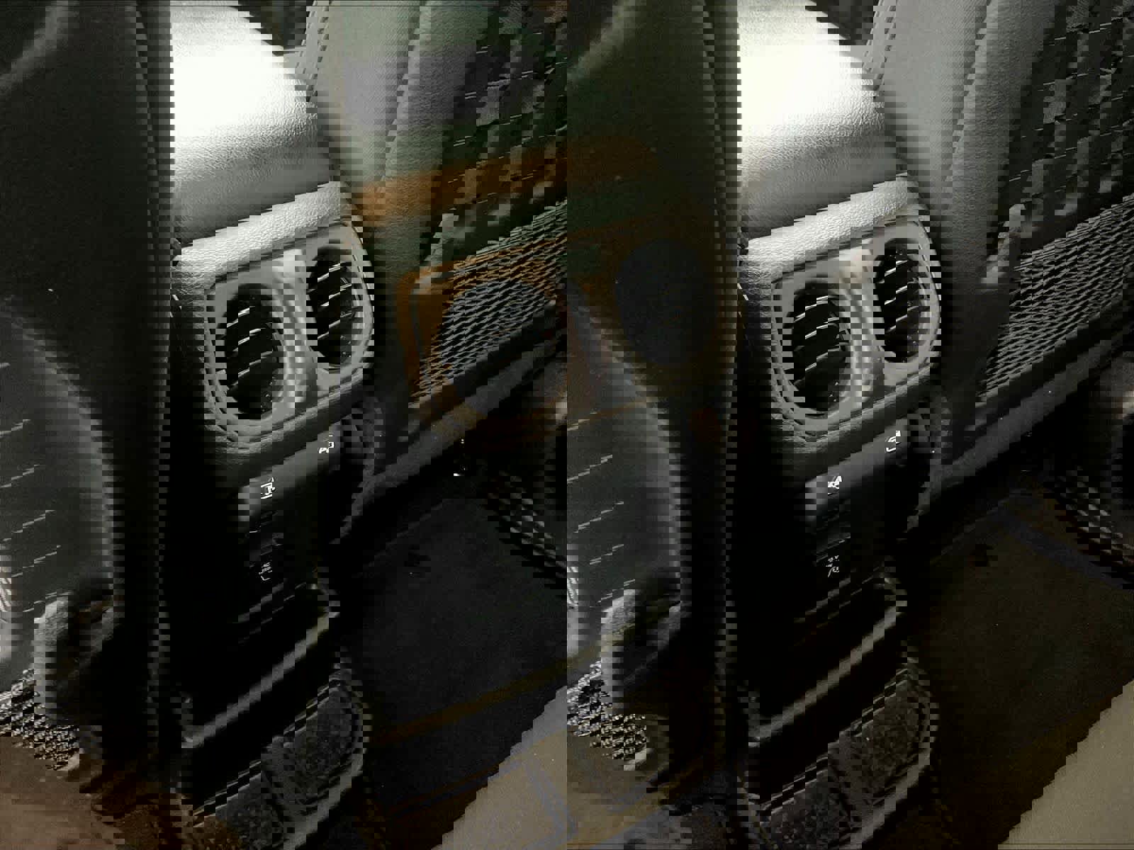 Used 2023 Jeep Wrangler Unlimited Rubicon 4xe image 29