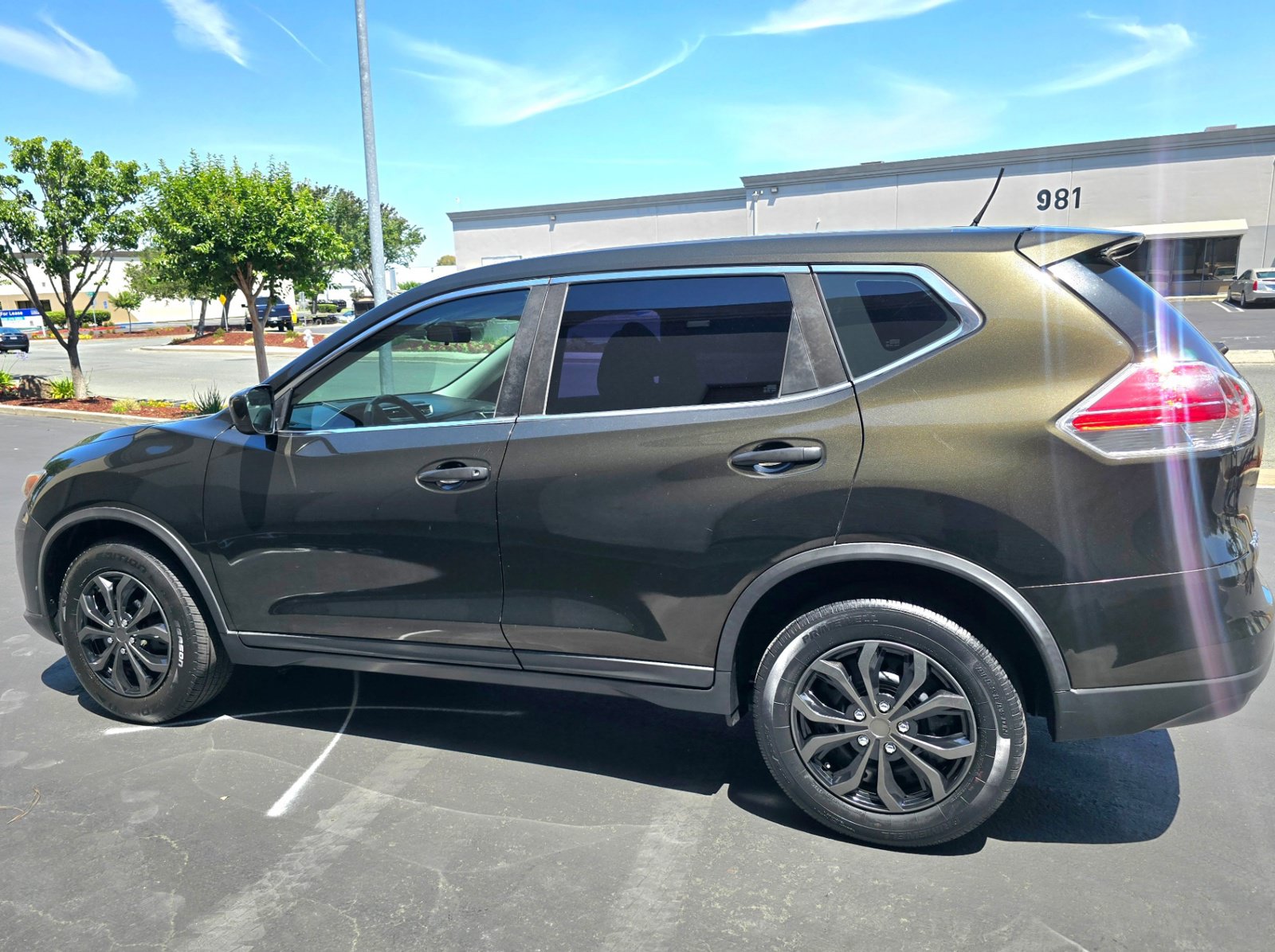 Used 2016 Nissan Rogue S FWD image 4