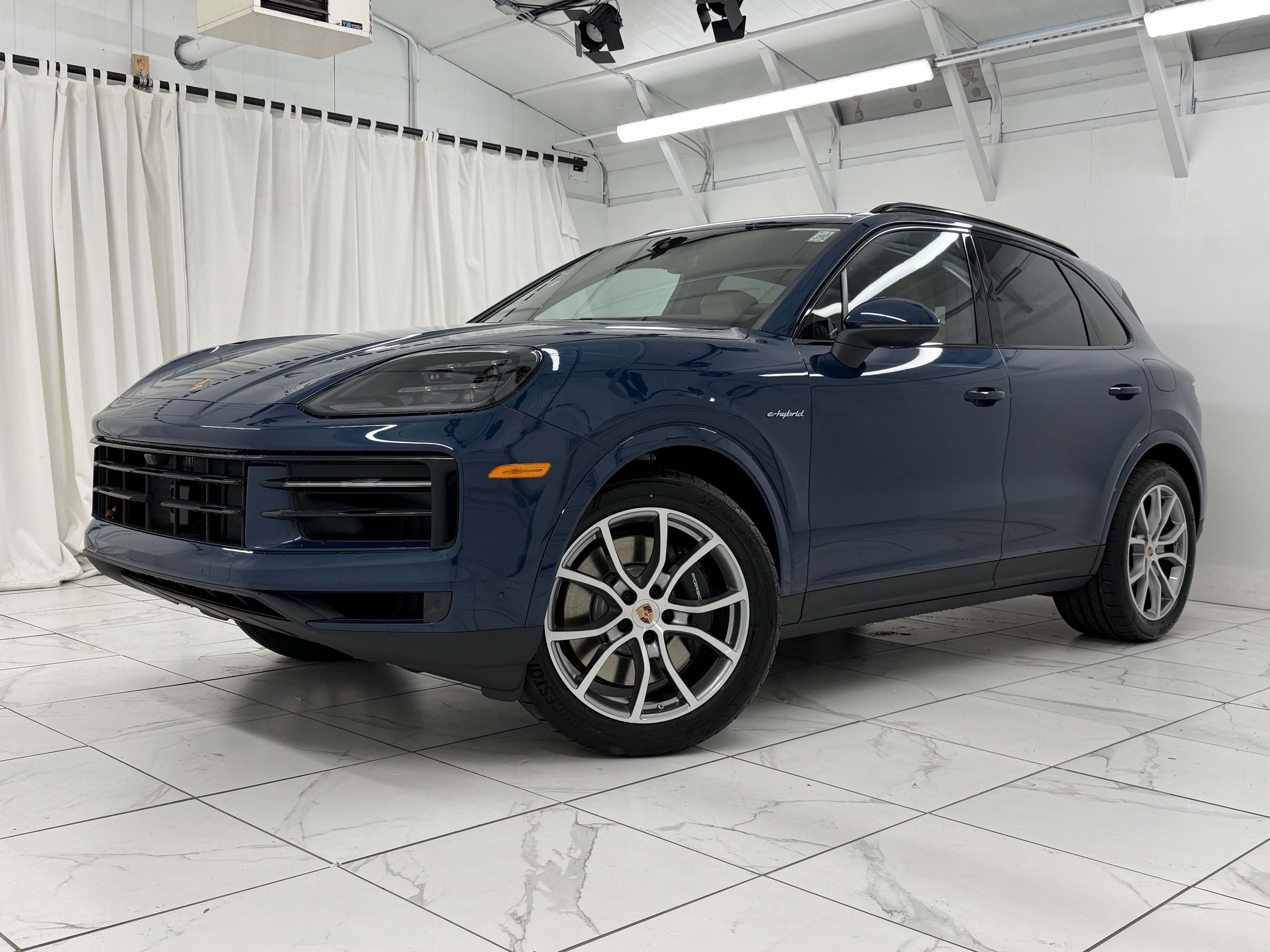 New 2026 Porsche Cayenne E-Hybrid AWD/4WD image 1