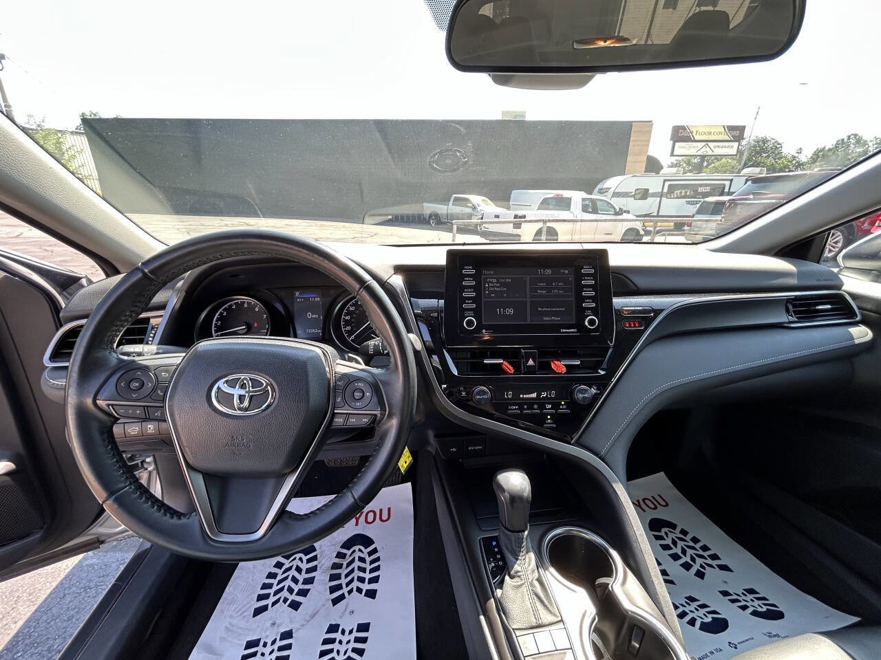 Used 2022 Toyota Camry SE image 10
