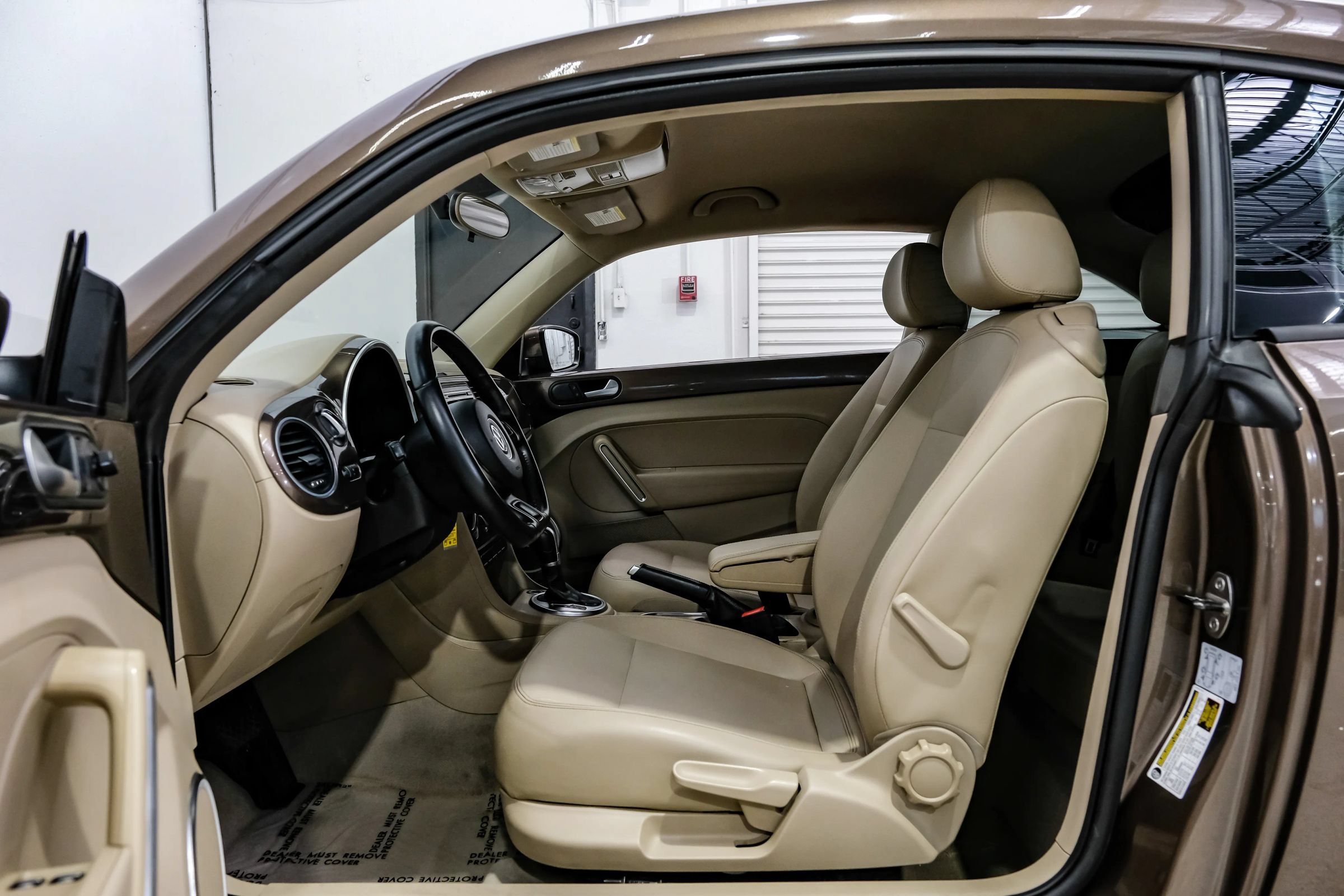 Used 2014 Volkswagen Beetle 1.8T FWD image 17