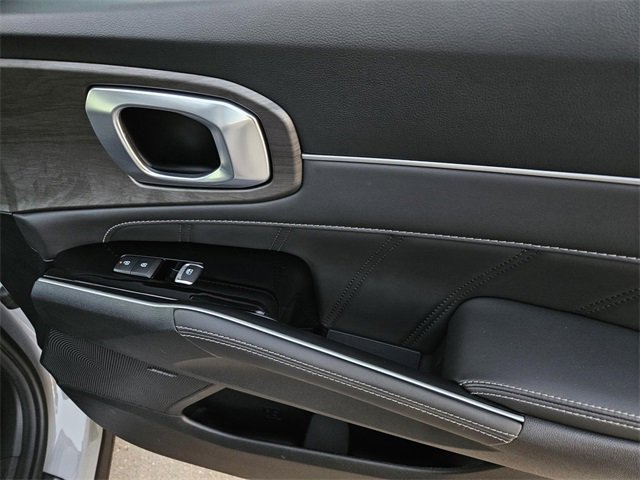Certified 2025 Kia Sorento SX Prestige image 8