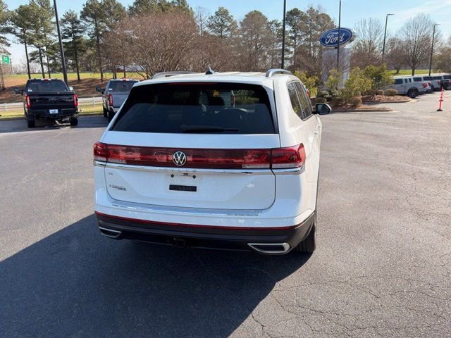 Used 2024 Volkswagen Atlas SE w/ Panoramic Sunroof Package image 13