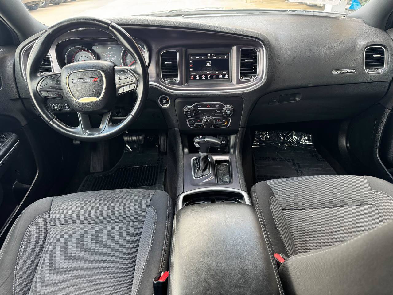 Used 2018 Dodge Charger SXT RWD image 33
