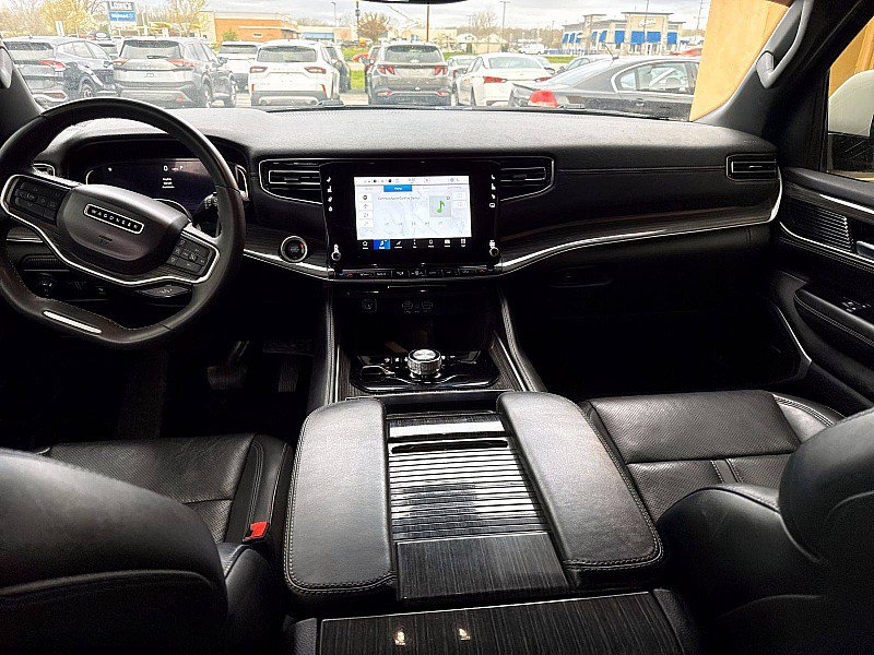 Used 2022 Jeep Wagoneer Series II AWD/4WD image 10