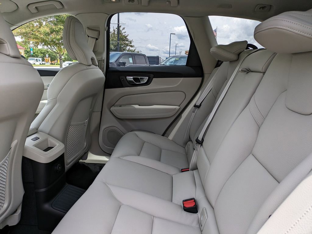 New 2025 Volvo XC60 T8 Plus w/ Protection Package Premier AWD/4WD image 13