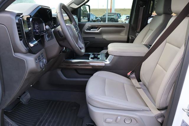 Used 2025 Chevrolet Silverado 3500 LT AWD/4WD image 21