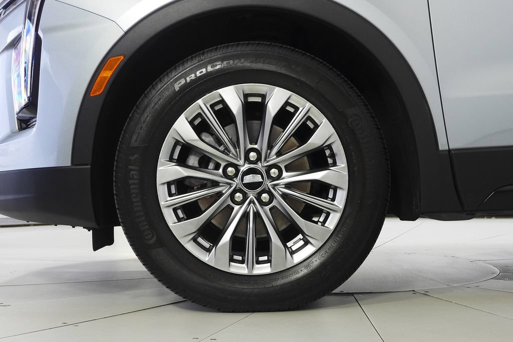 Used 2025 Cadillac XT4 Premium Luxury FWD image 5