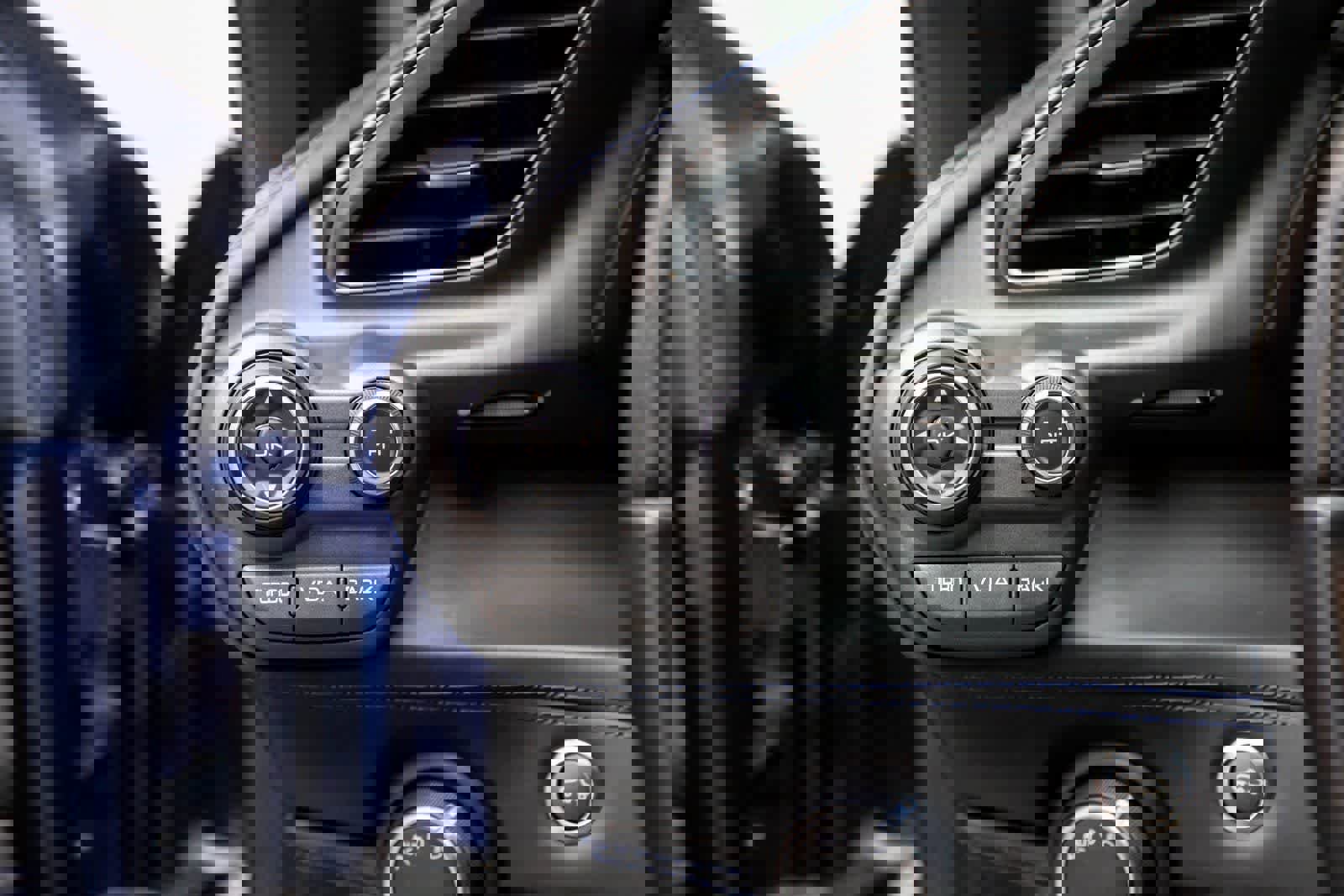 Used 2018 Ferrari 488 GTB image 32