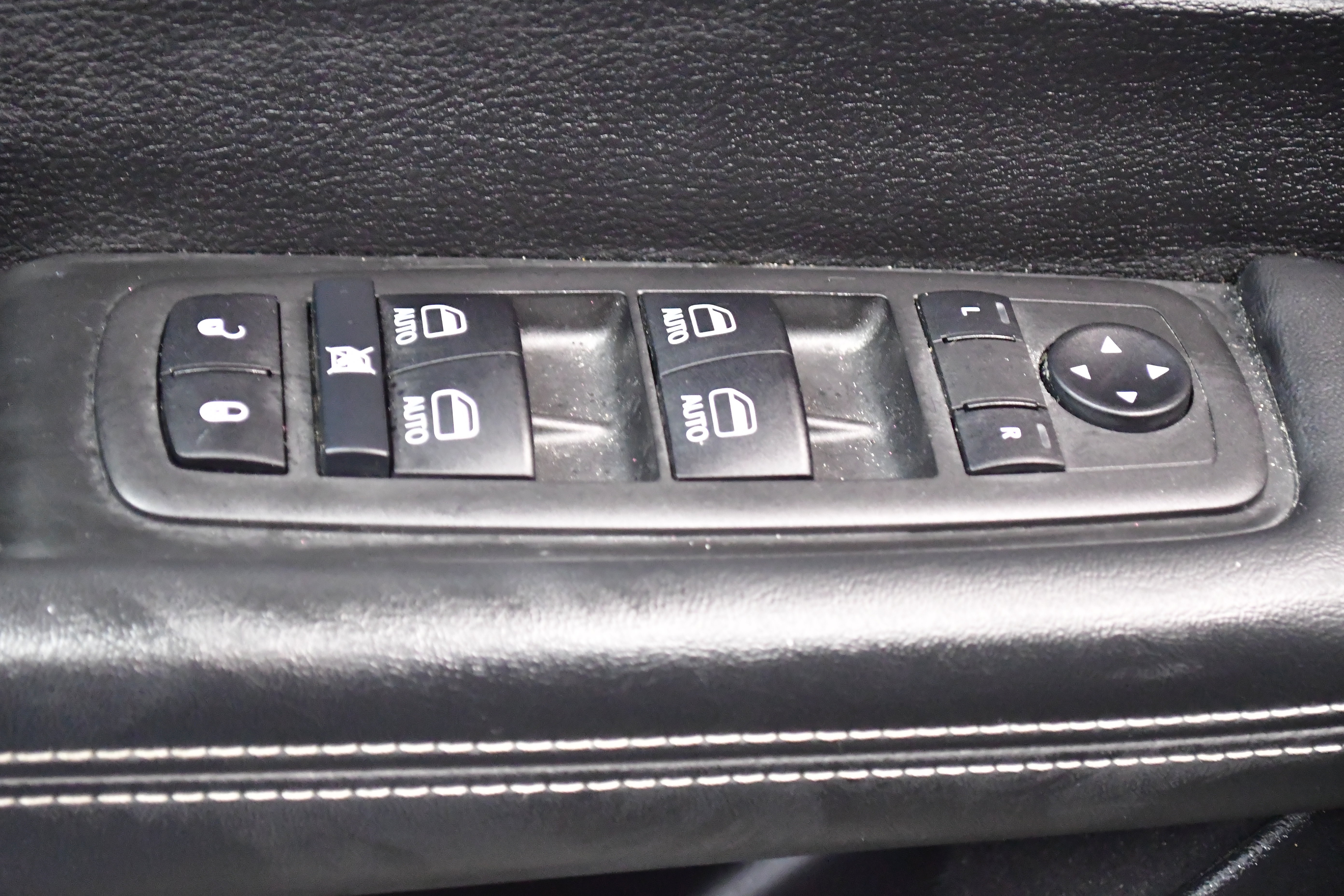 Used 2025 Chrysler Pacifica Select FWD image 19
