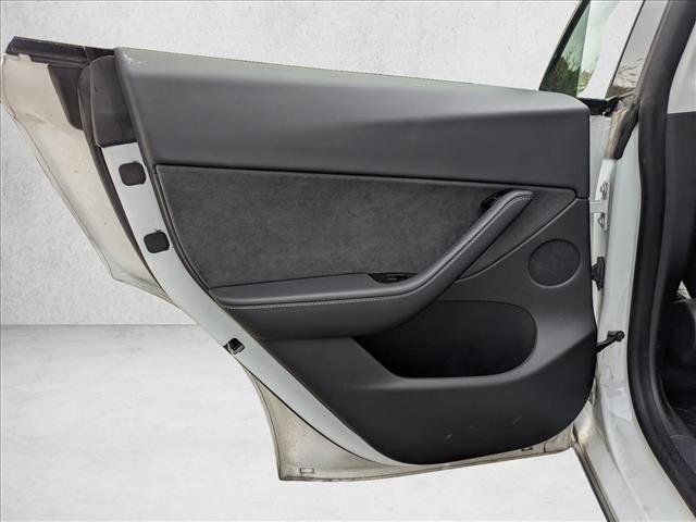 Used 2020 Tesla Model Y Long Range image 12