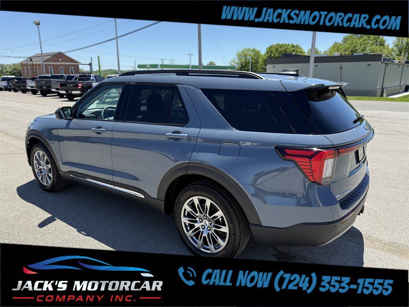 Used 2025 Ford Explorer Active w/ Active Comfort Package AWD/4WD image 7