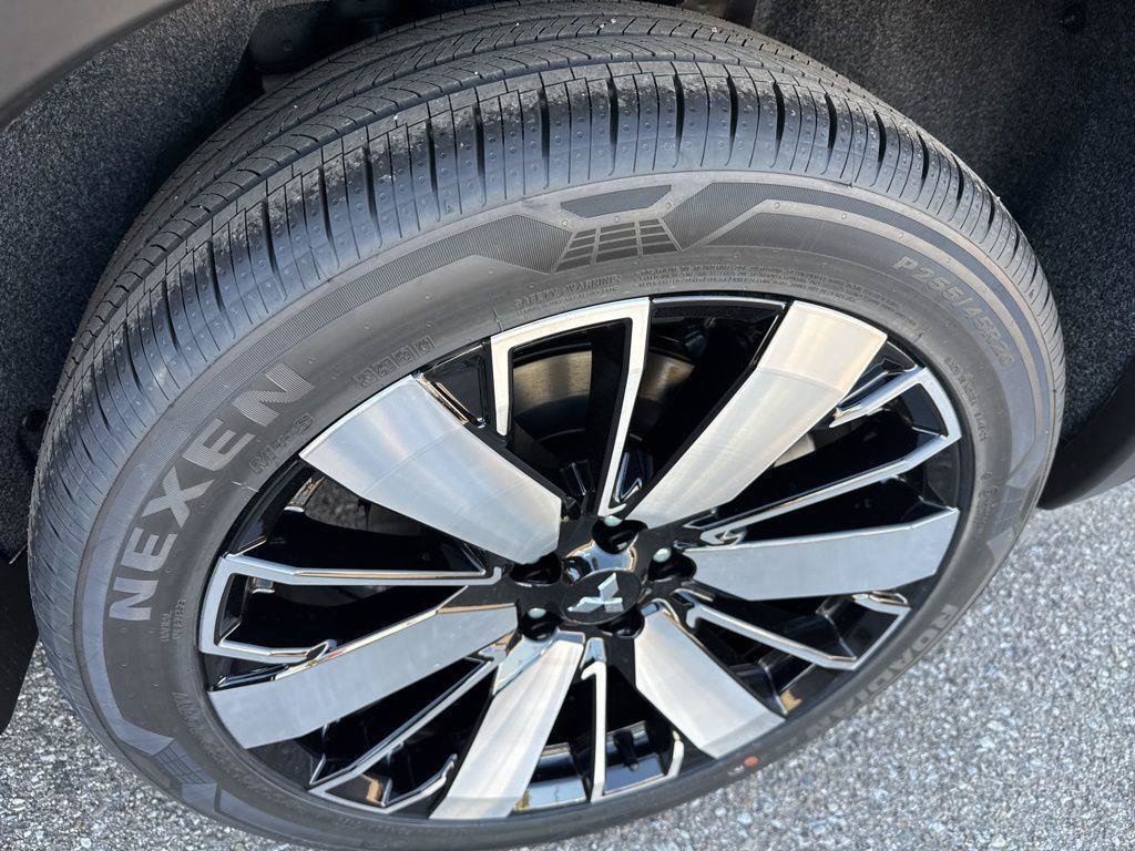 New 2026 Mitsubishi Outlander SE FWD image 11