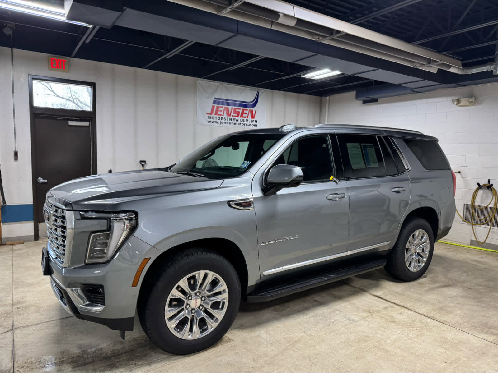 Certified 2025 GMC Yukon Denali image 1