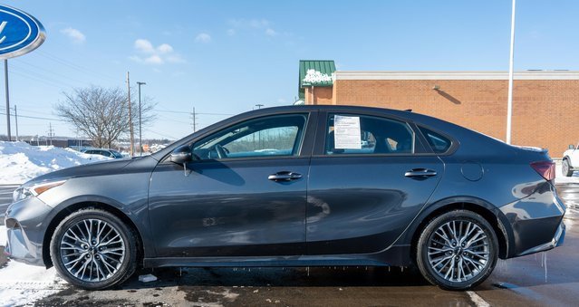 Used 2023 Kia Forte GT-Line w/ GT-Line Premium Package image 9