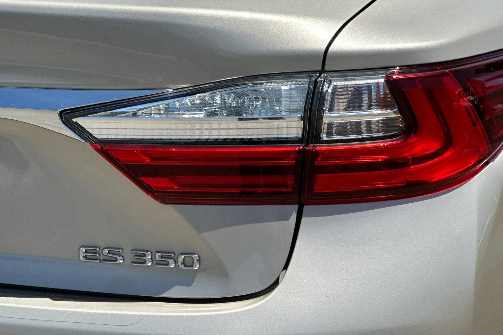 Used 2018 Lexus ES 350 w/ Premier Package FWD image 27