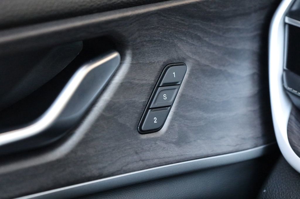 Used 2022 Jeep Grand Cherokee L Limited w/ Trailer Tow Group (B) image 32