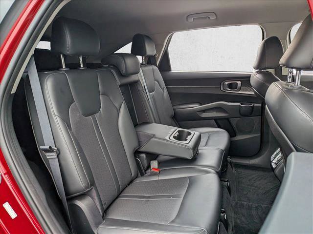 Used 2021 Kia Sorento S image 18