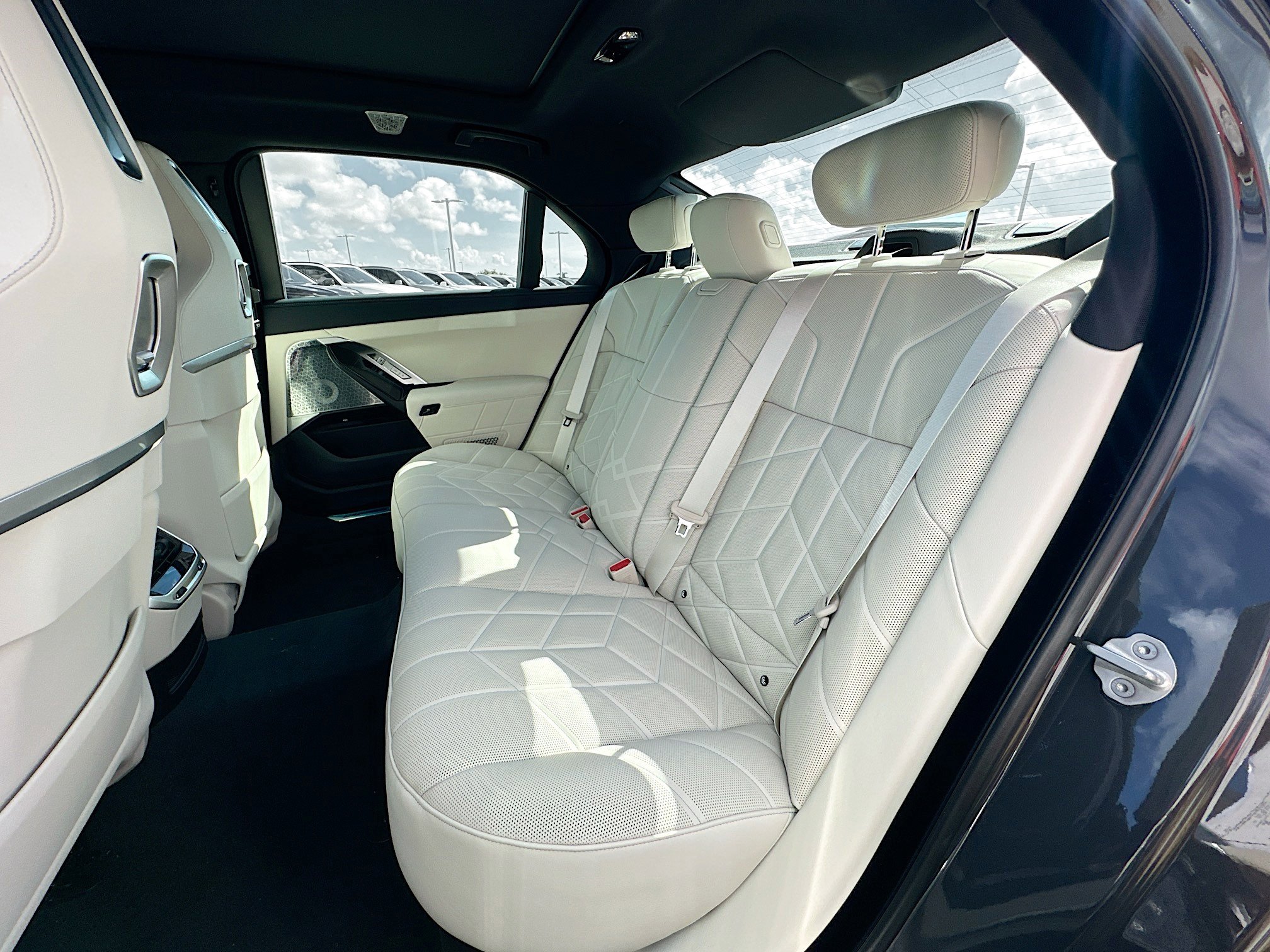 New 2026 BMW 740i w/ Premium Package image 19