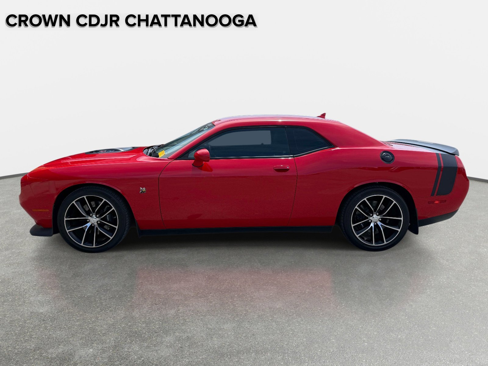 Used 2016 Dodge Challenger R/T Scat Pack RWD image 2