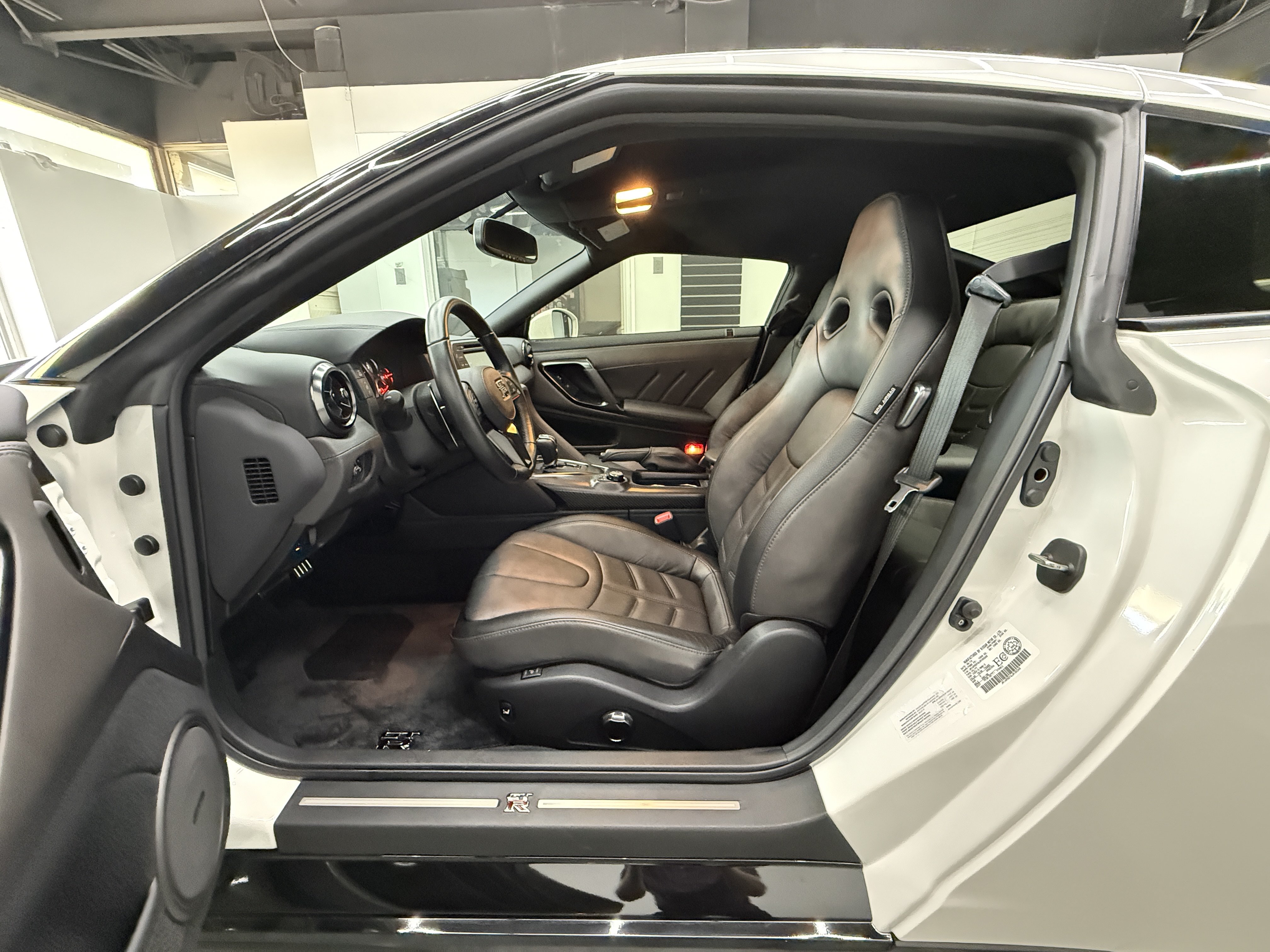 Used 2020 Nissan GT-R Premium AWD/4WD image 12