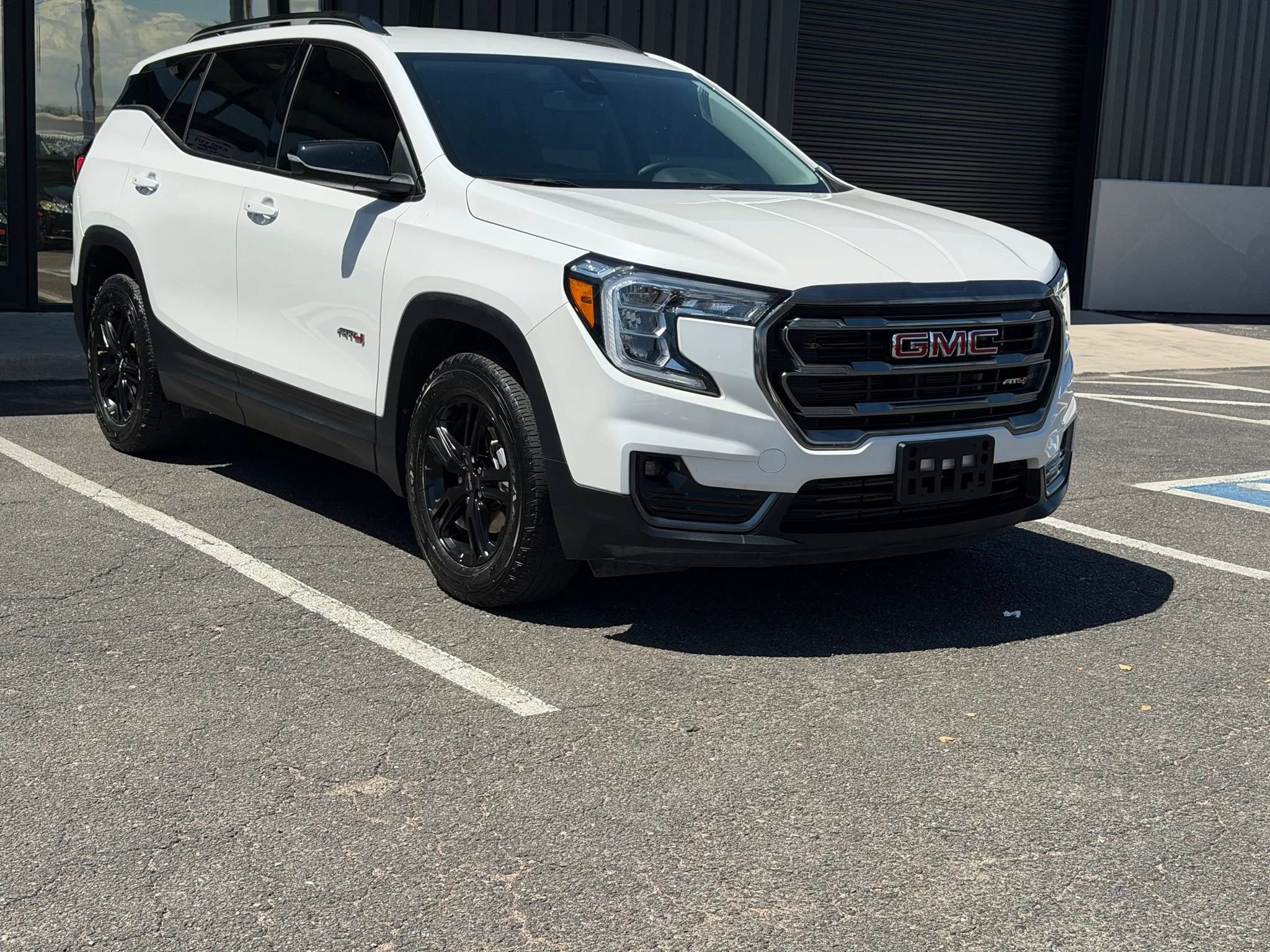 Used 2024 GMC Terrain AT4 AWD/4WD image 10