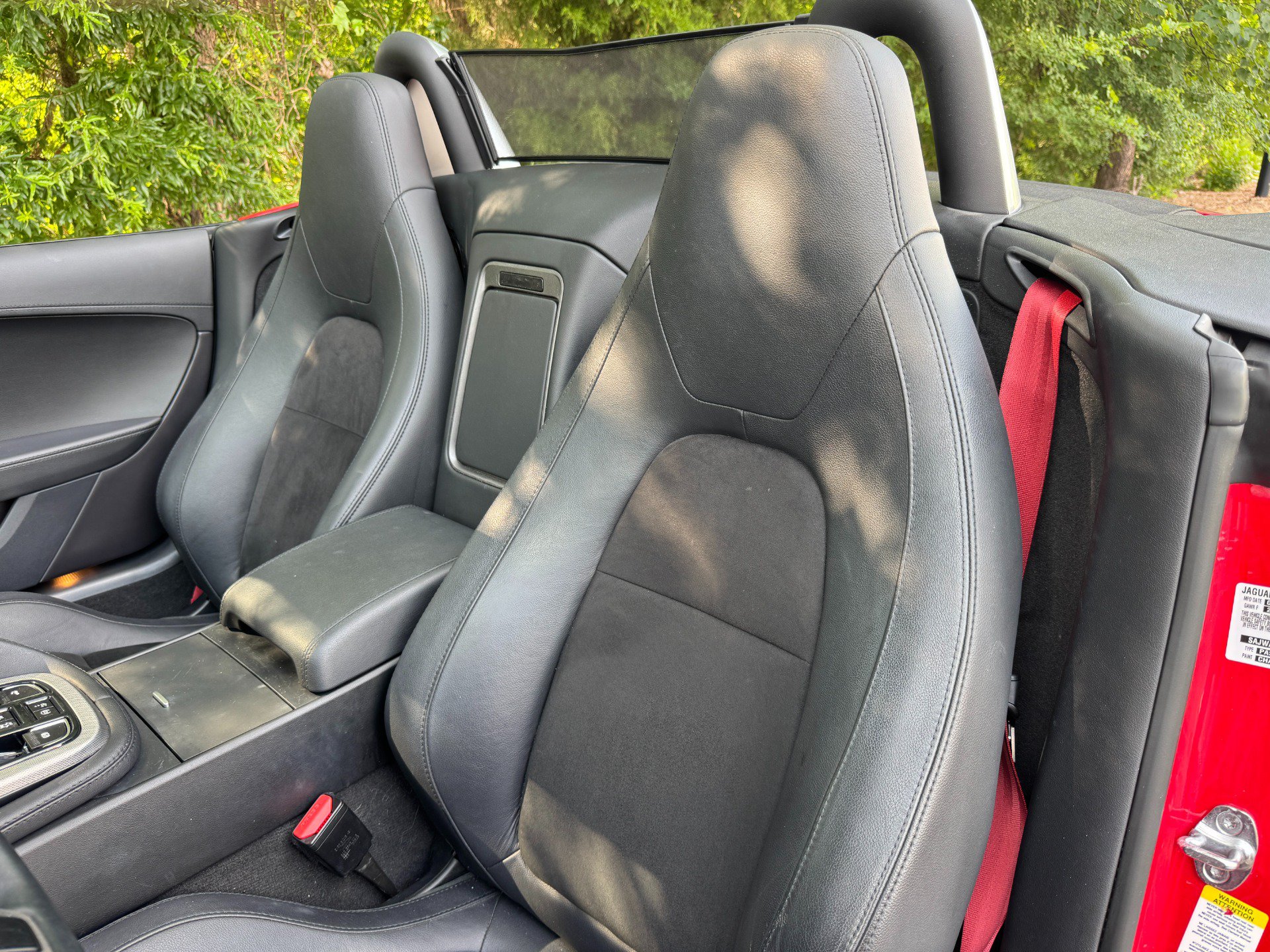 Used 2014 Jaguar F-TYPE Convertible RWD image 34