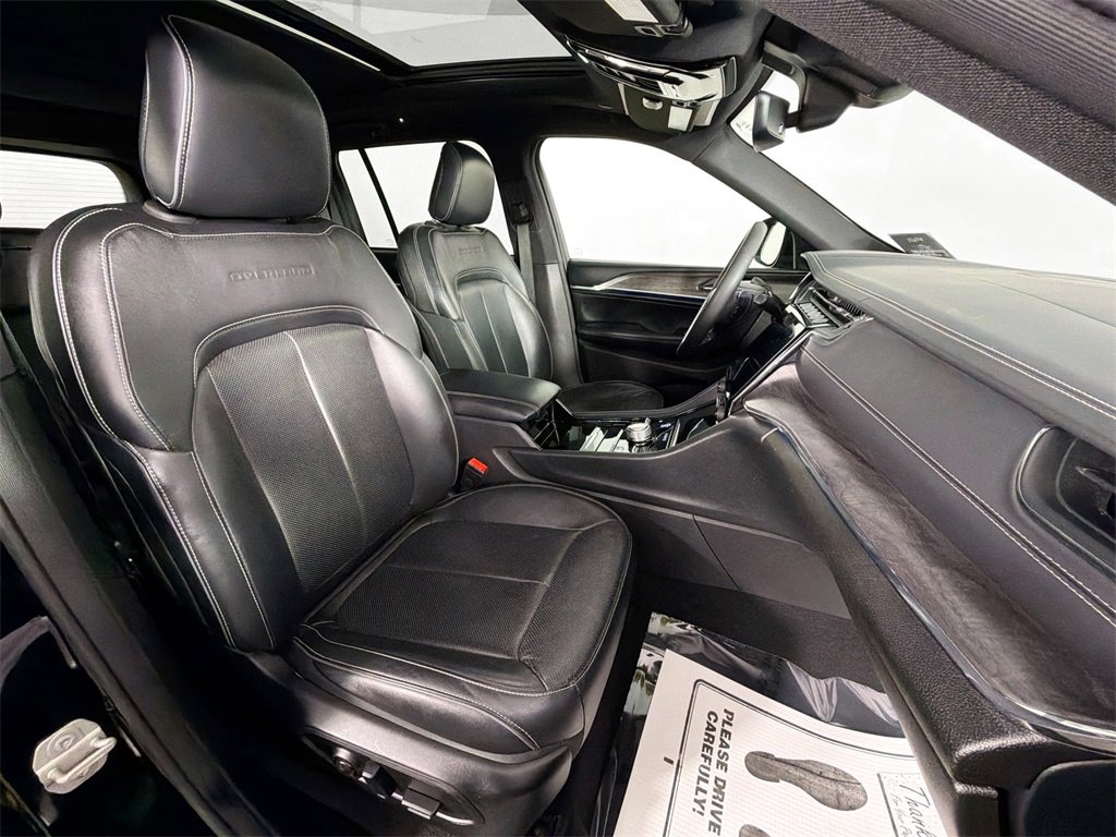 Used 2023 Jeep Grand Cherokee Overland image 27