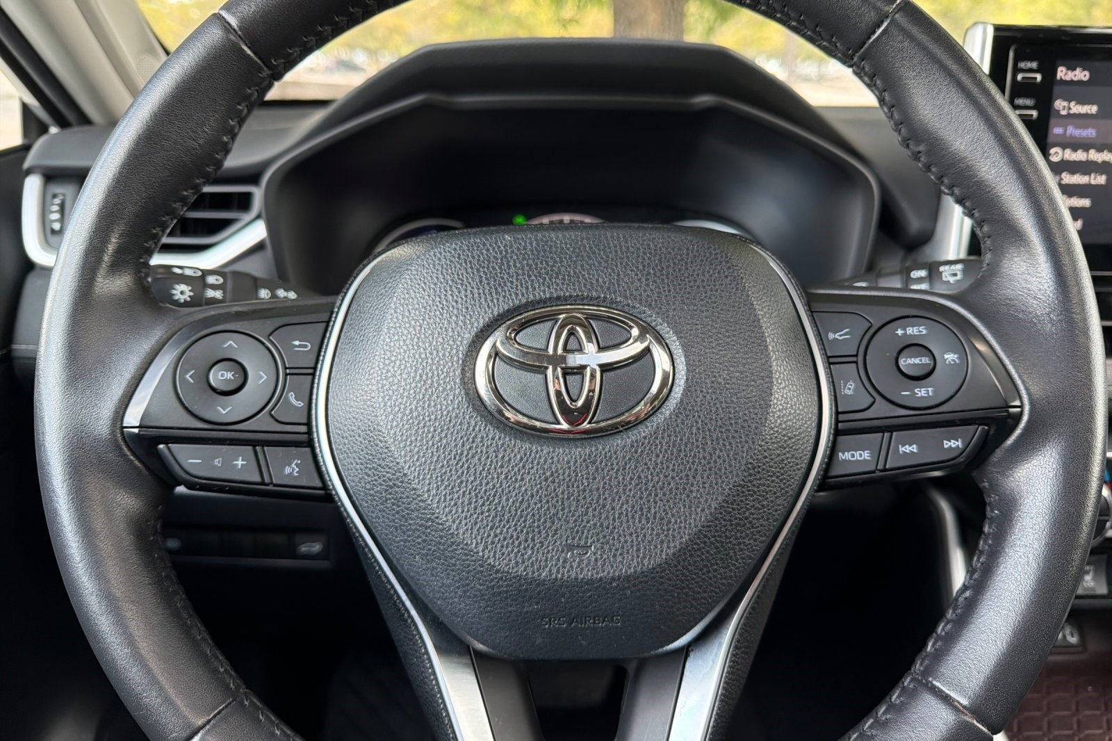 Used 2019 Toyota RAV4 Limited image 29