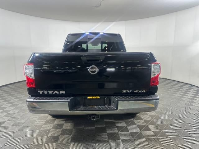 Used 2018 Nissan Titan SV image 4