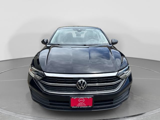 Used 2022 Volkswagen Jetta SE w/ Panoramic Sunroof Package FWD image 9