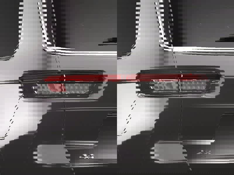 New 2025 Jeep Grand Cherokee L Limited image 12