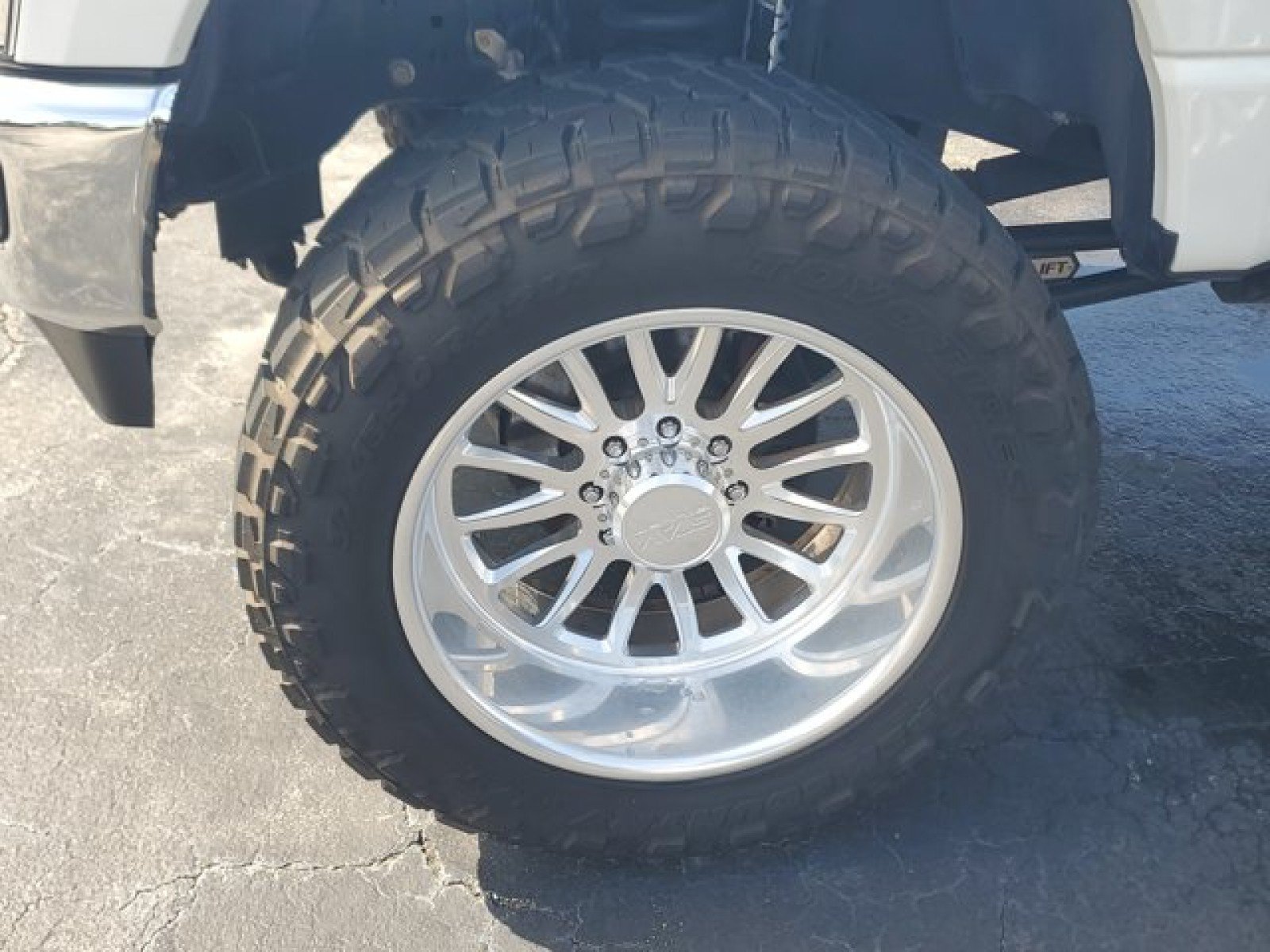 Used 2024 Ford F350 Lariat w/ Chrome Package AWD/4WD image 4