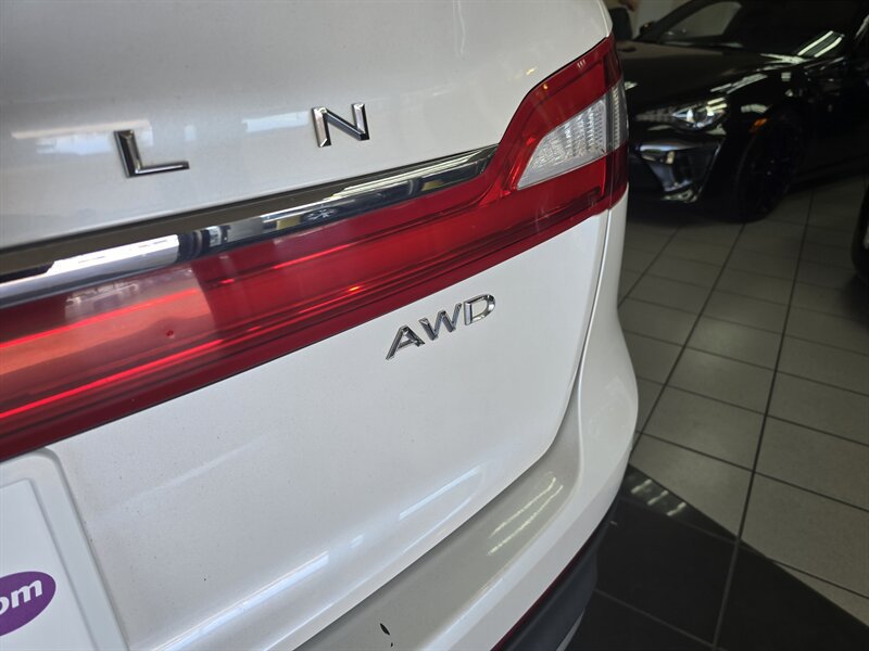 Used 2016 Lincoln MKX Reserve w/ Driver Assistance Package AWD/4WD image 32