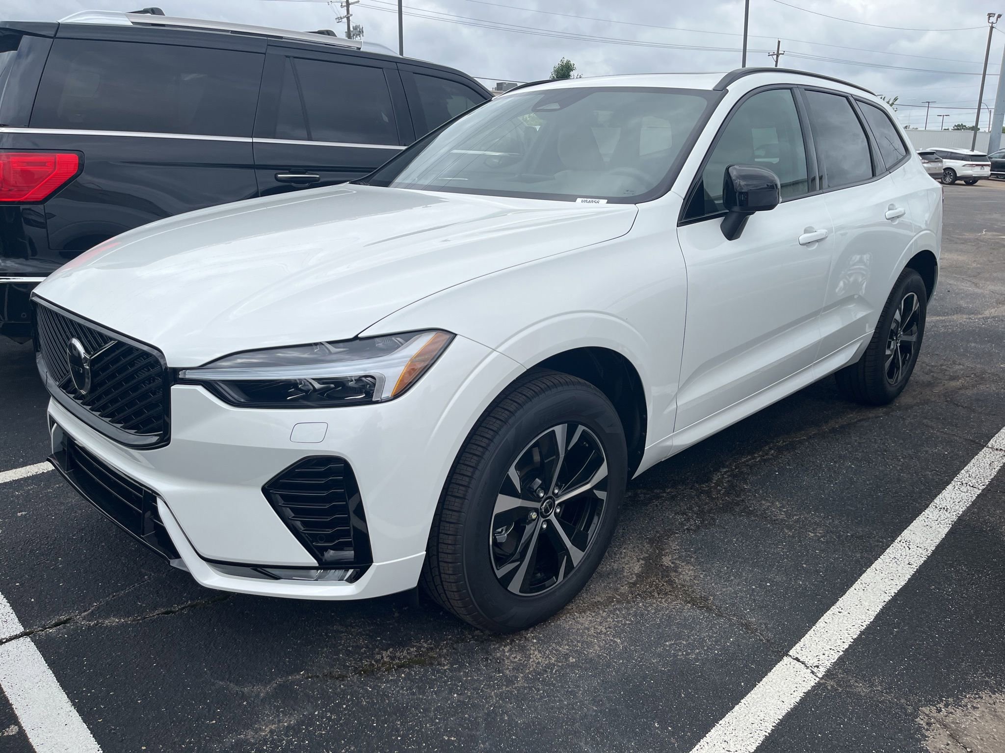 New 2026 Volvo XC60 B5 Core w/ Protection Package Premier AWD/4WD image 5