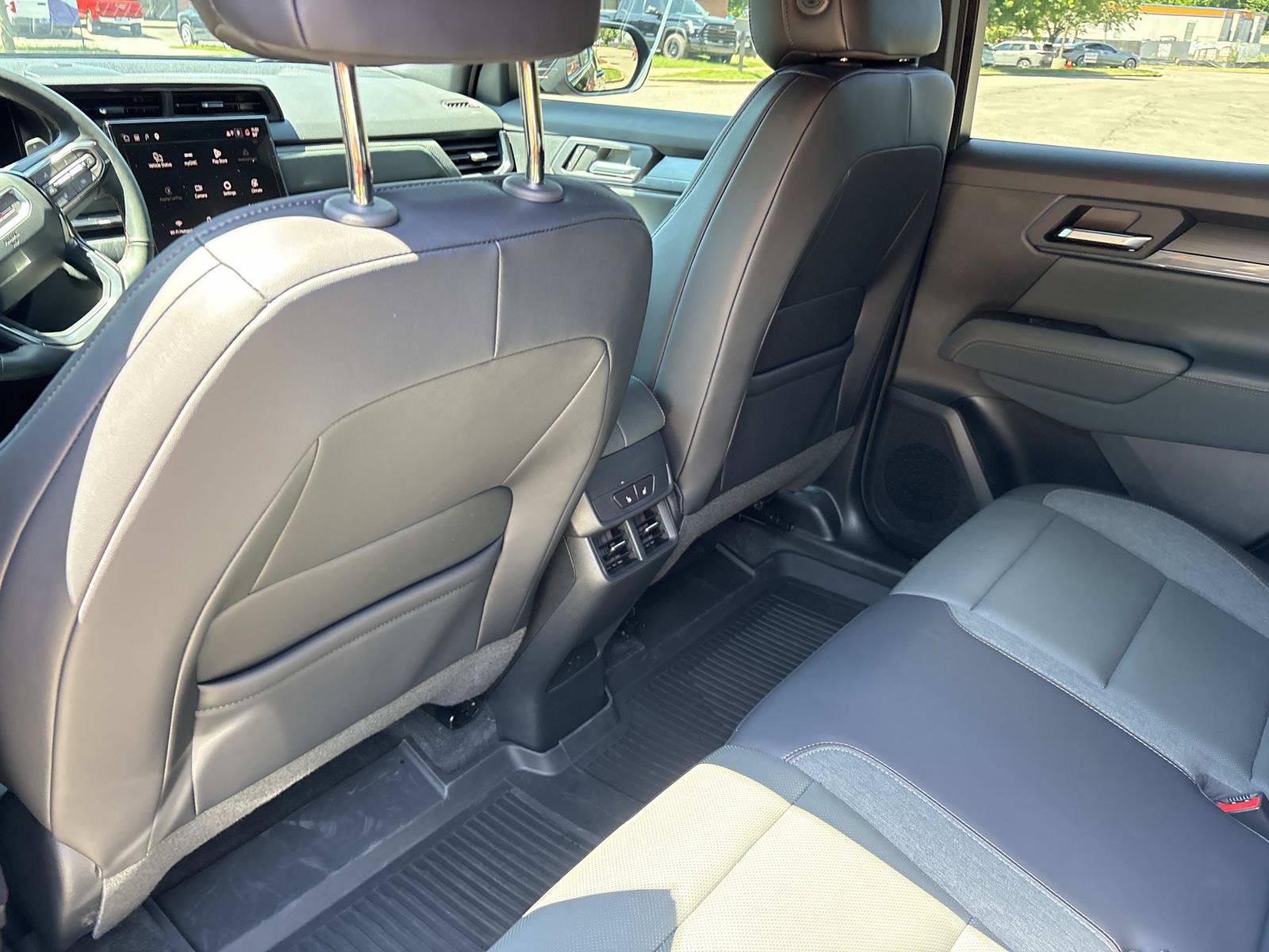 Used 2026 GMC Terrain AT4 w/ Convenience Package III AWD/4WD image 30