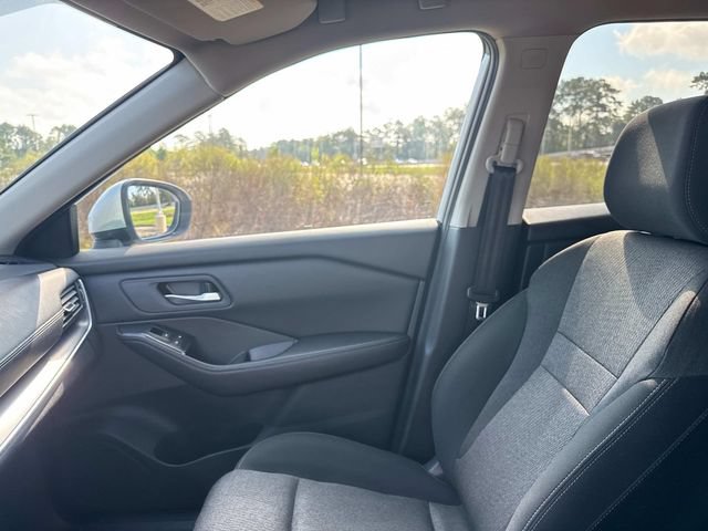 Used 2025 Nissan Rogue SV FWD image 19