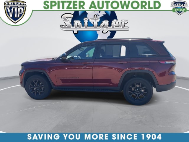 Used 2024 Jeep Grand Cherokee Altitude AWD/4WD image 9