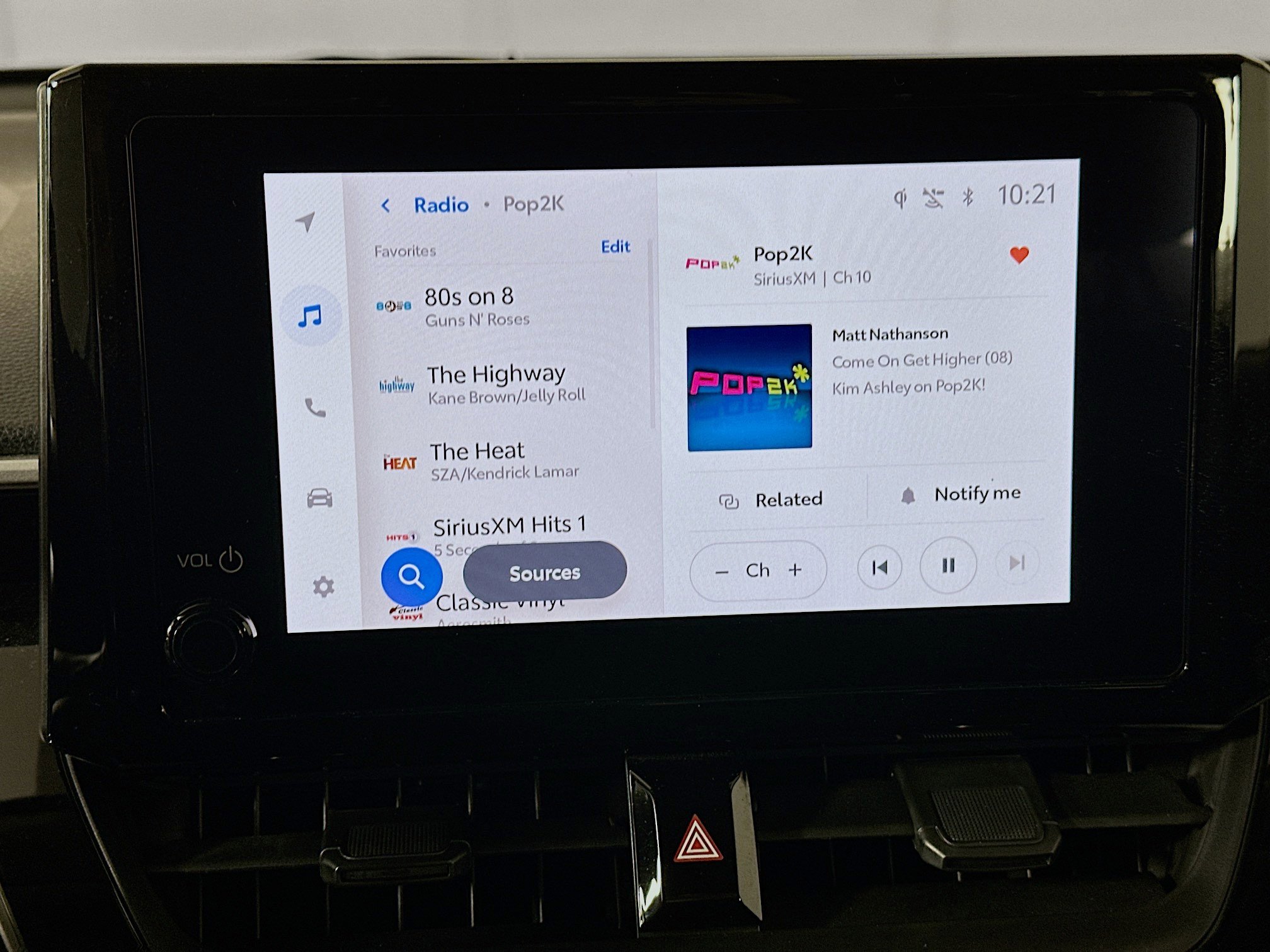 Used 2025 Toyota Corolla Cross LE image 21