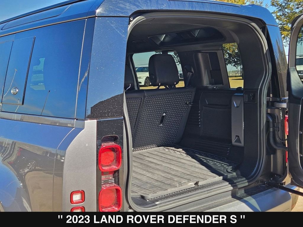 Used 2023 Land Rover Defender 110 S image 33