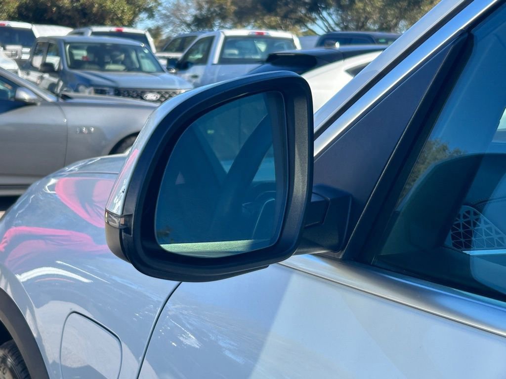 Used 2025 BMW X5 xDrive50e image 17