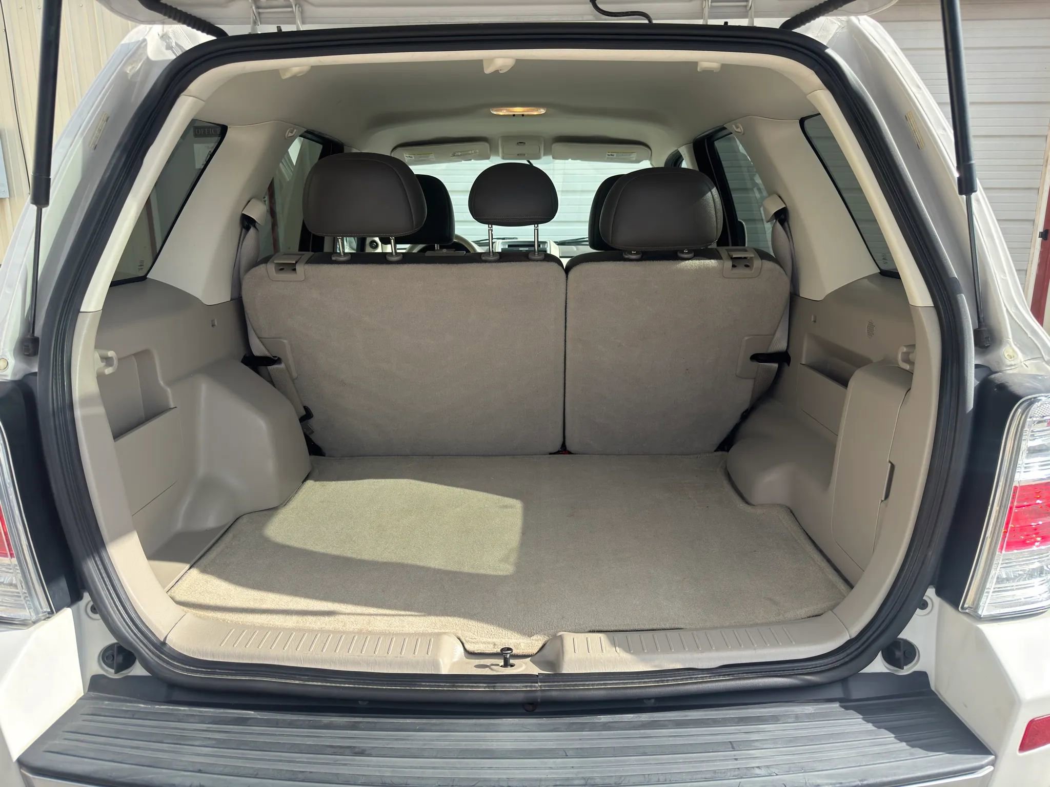 Used 2009 Mercury Mariner Premier FWD image 10