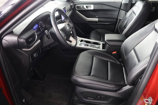 Used 2023 Ford Explorer XLT w/ Equipment Group 202A image 18